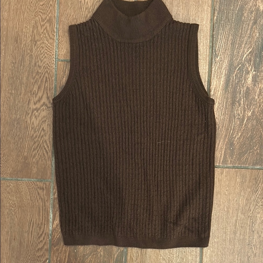 Crystal-Kobe size M brown sweater vest top